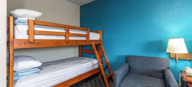 Howard Johnson by Wyndham Branson图片