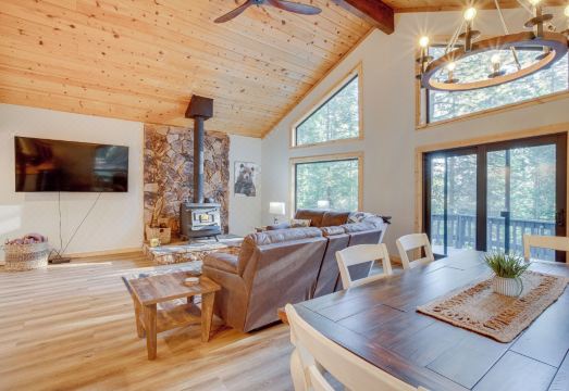 Arnold Cabin Near Calaveras Big Trees State Park! Hotel Overview