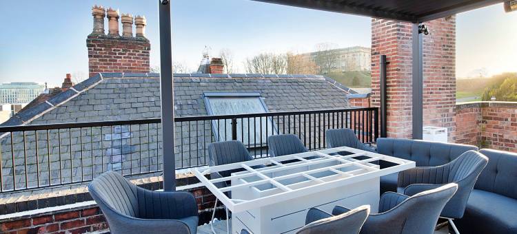 诺丁汉酒店配有屋顶热水浴缸(Townhouse in Nottingham with Rooftop Hot Tub)图片
