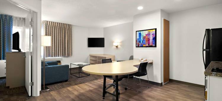 奥兰多阿尔塔蒙特斯普林斯美茵斯坦套房酒店(MainStay Suites Orlando Altamonte Springs)图片