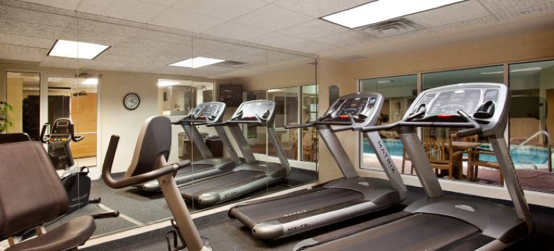 Holiday Inn Express & Suites ST。王永平(Holiday Inn Express & Suites ST. JOSEPH LAKEFRONT by IHG)图片