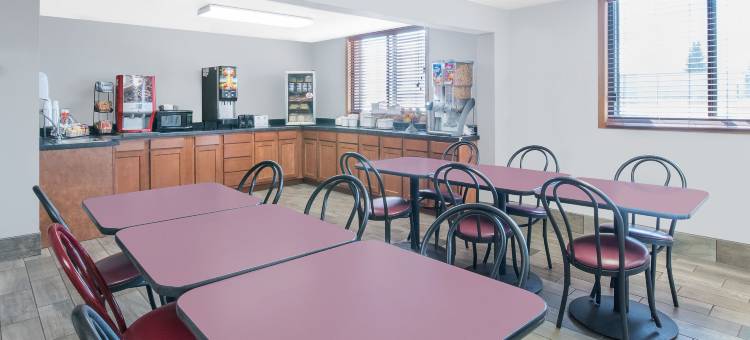 沃特敦速8酒店(Super 8 by Wyndham Watertown)图片