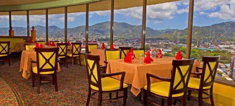 特立尼达丽筠酒店(Radisson Hotel Trinidad)图片