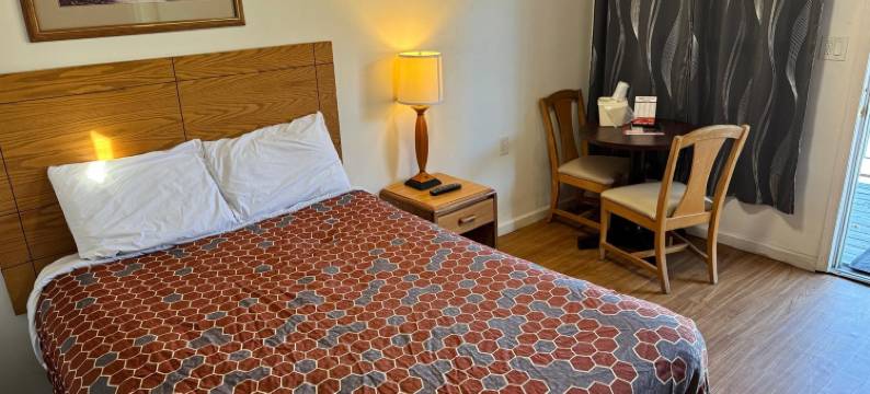 经济旅馆卡迪亚克MI by Hotel O(Economy Inn Cadillac MI by Hotel O)图片