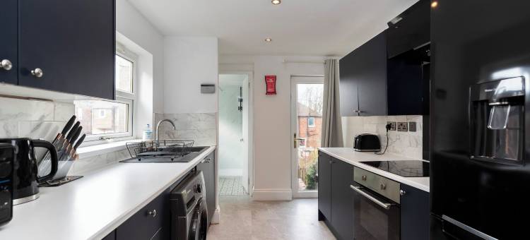 盖茨黑德明亮的四卧室复式公寓(Bright 4-bedroom Maisonette in Gateshead)图片