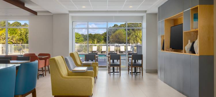 Holiday Inn Express 默特尔比奇百老汇@散化(Holiday Inn Express MYRTLE BEACH-BROADWAY@THE BCH by IHG)图片