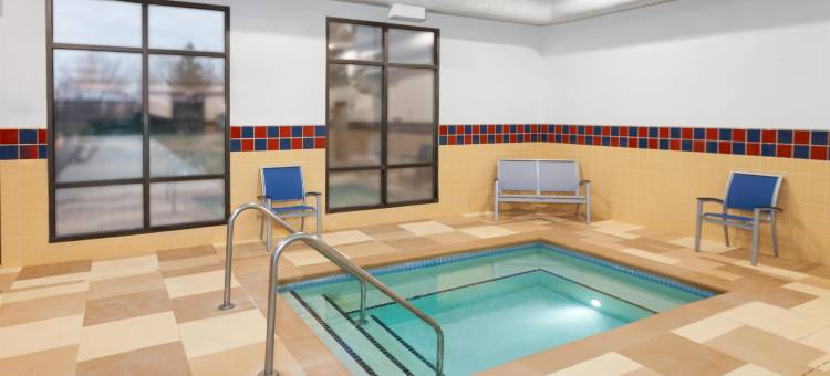 亚历山德里亚希尔顿欢朋旅馆及套房酒店(Hampton Inn & Suites Alexandria)图片