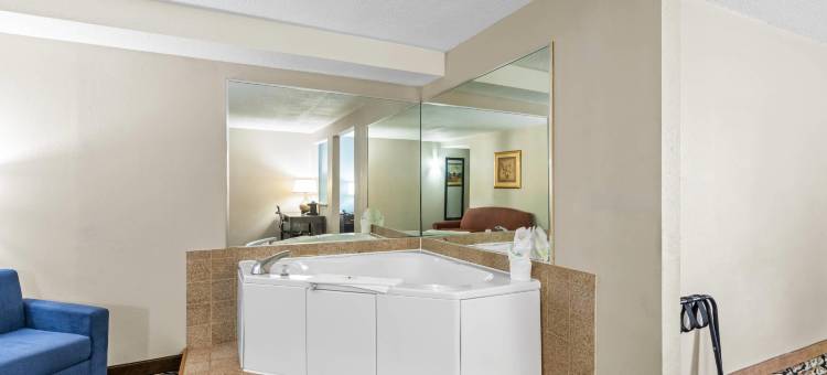品质酒店福特米尔 靠近卡罗温兹大道(Quality Inn Fort Mill Near Carowinds Blvd)图片