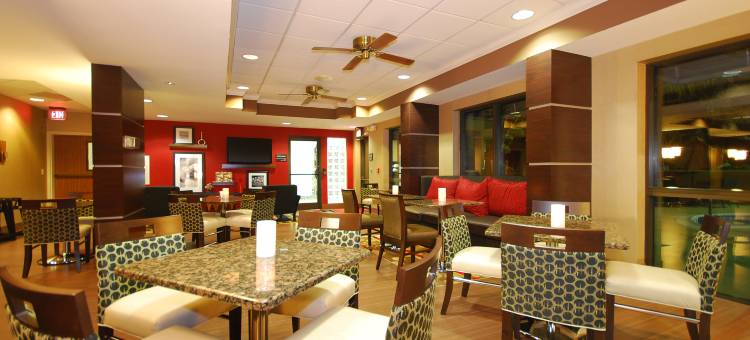 I-75迈尔斯堡机场欢朋酒店(Hampton Inn Ft. Myers-Airport I-75)图片