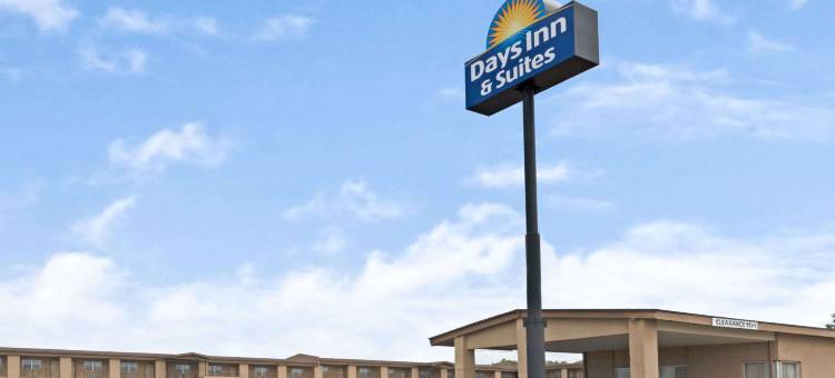 圣罗莎戴斯套房酒店(Days Inn & Suites by Wyndham Santa Rosa)图片