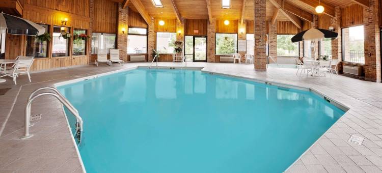 巴特里克市中心呗盟套房酒店(Baymont by Wyndham Battle Creek Downtown)图片