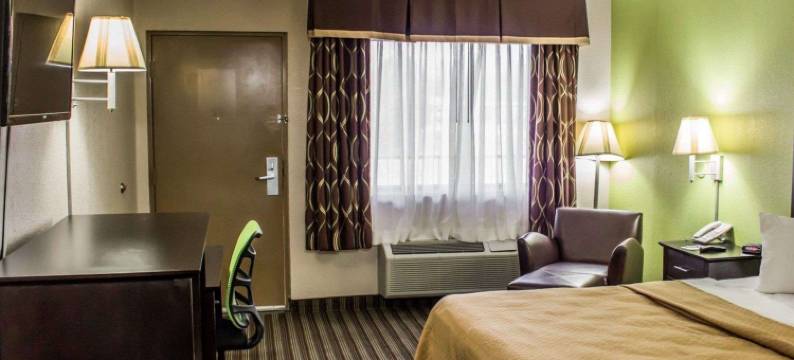 金利 I-95 凯艺酒店(Quality Inn Kenly I-95)图片