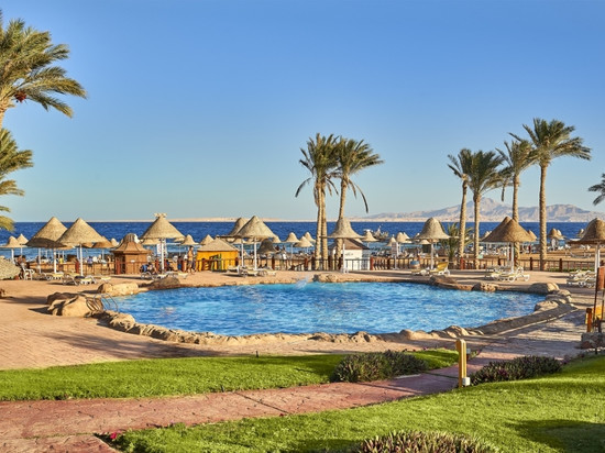 帕罗特尔海滩度假村