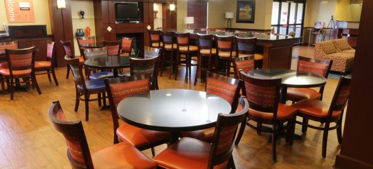 舒适酒店及套房哈钦森(Comfort Inn & Suites)图片