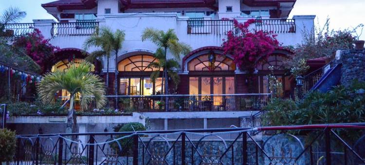 塔哈南湖景酒店(Ang Tahanan ni Aling Meding Hotel)图片