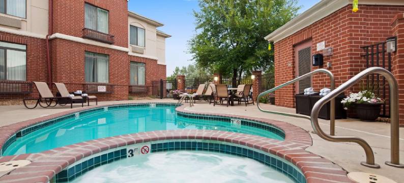 路易斯维尔贝斯特韦斯特优质套房酒店(Best Western Plus Louisville Inn  Suites)图片