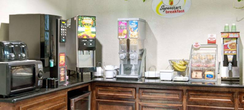 拉马克-得克萨斯城区速8酒店(Super 8 by Wyndham la Marque TX/Texas City Area)图片