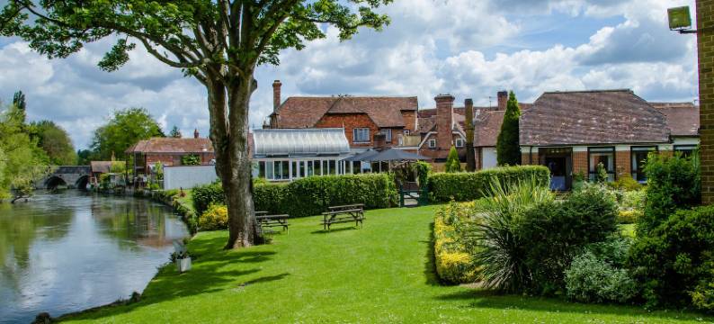 传统玫瑰王冠酒店(The Legacy Rose & Crown Hotel)图片