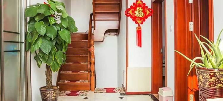 金沙滩啤酒城高层海景五居民宿(珠江路分店)图片