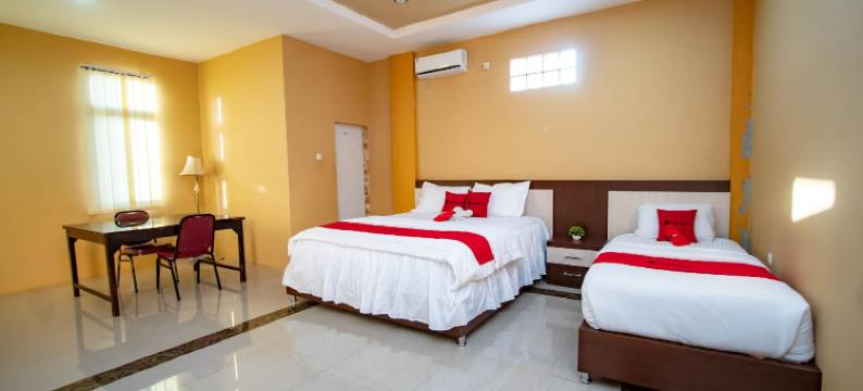 红门酒店 沙利亚 @ 加兰 加查 马达 梅拉博赫(RedDoorz Syariah @ Jalan Gajah Mada Meulaboh)图片