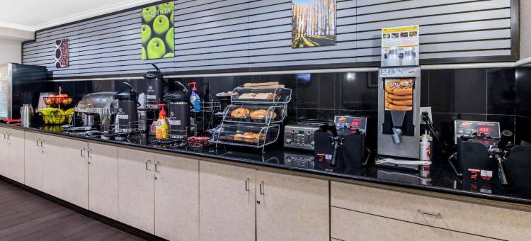 圣安东尼奥布鲁克斯城市基地拉昆塔温德姆酒店(La Quinta Inn by Wyndham San Antonio Brooks City Base)图片