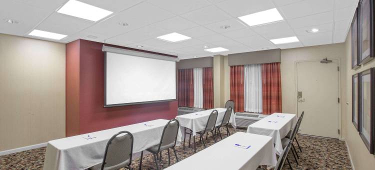 勒琼营温德姆呗盟酒店(Baymont by Wyndham Camp Lejeune)图片