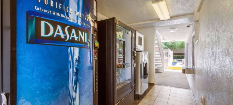 凤凰太阳城6号汽车旅馆 - 扬镇(Motel 6 Youngtown, AZ - Phoenix - Sun City)图片