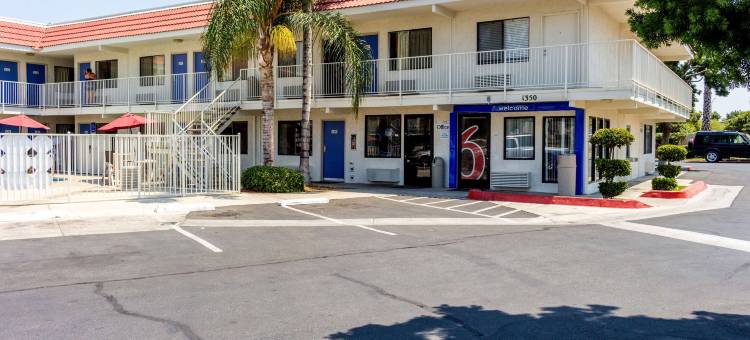 贝克斯菲尔德会议中心6号汽车旅馆(Motel 6 Bakersfield, CA - Convention Center)图片