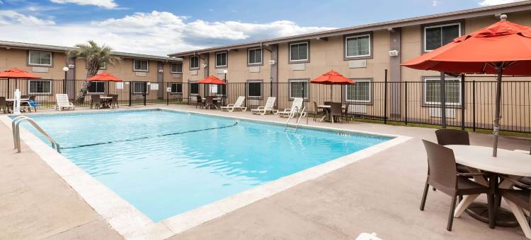 温德姆速8酒店-博蒙特I-10南/学院街(Super 8 by Wyndham Beaumont I-10 South/College St)图片