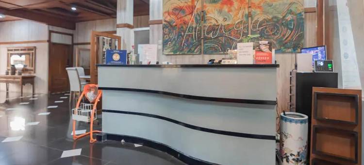 万隆市红多兹@阿尔维加哈桑·萨迪金医院酒店(RedDoorz @ Arwiga Hotel near RS Hasan Sadikin Bandung)图片