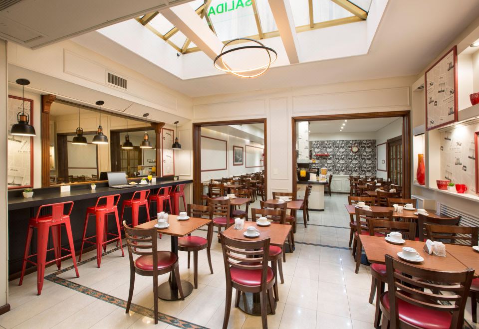 Hotel Waldorf Hotel Overview