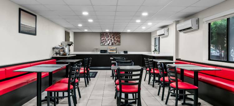 红屋顶酒店-弗林特(HomeTowne Studios Flint)图片