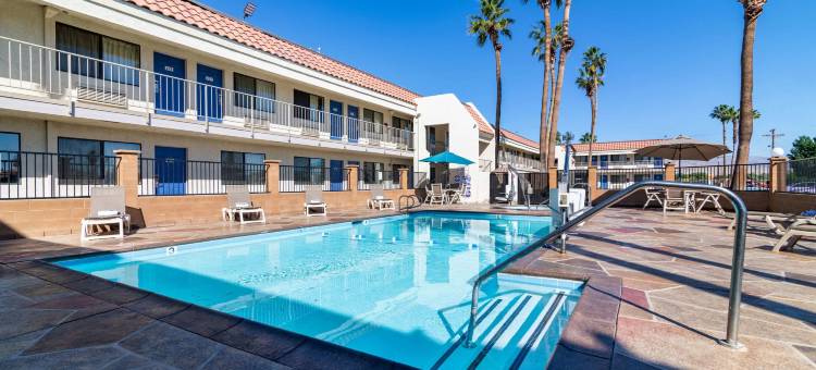 兰乔米拉奇千棕榈罗德威套房酒店(Rodeway Inn & Suites Thousand Palms - Rancho Mirage)图片