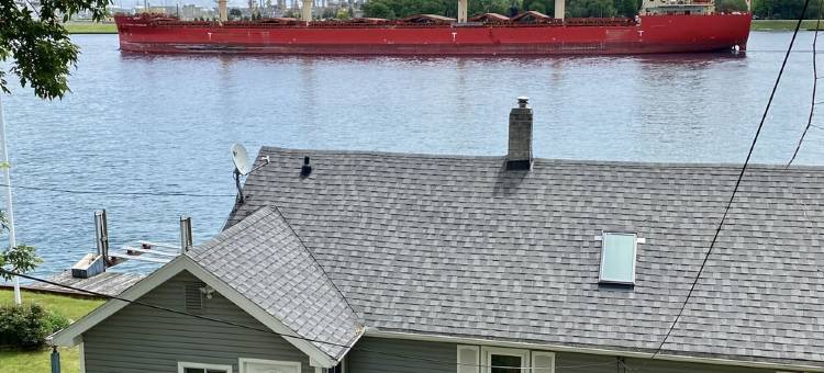 Blue Water Hideaway...Awesome renovation...Incredible River Views...Free Wifi图片