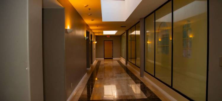 加登格罗夫-阿纳海姆南华美达广场酒店(Ramada Plaza by Wyndham Garden Grove/Anaheim South)图片
