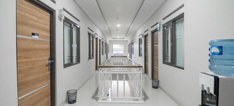 红多兹伊斯兰酒店-塔西马来亚波米宾馆(RedDoorz Syariah @ Boemi Guesthouse Tasikmalaya)图片