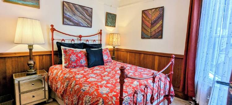 位置绝佳 - 4卧室，1浴室 - 旧金山艺术家的翻新红杉木住宅公寓(Perfect Location - 4BD,1BA - Restored Redwood Home of SF Artists)图片