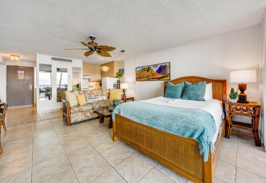 Complimentary Daily Activities and Cozy Comforts - Charming Retreat Hotel Overview