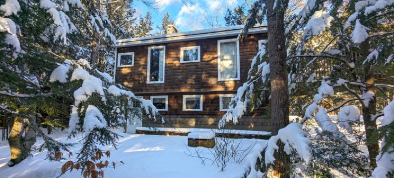 Cozy Living Space and Mountain Proximity - Charming Retreat图片