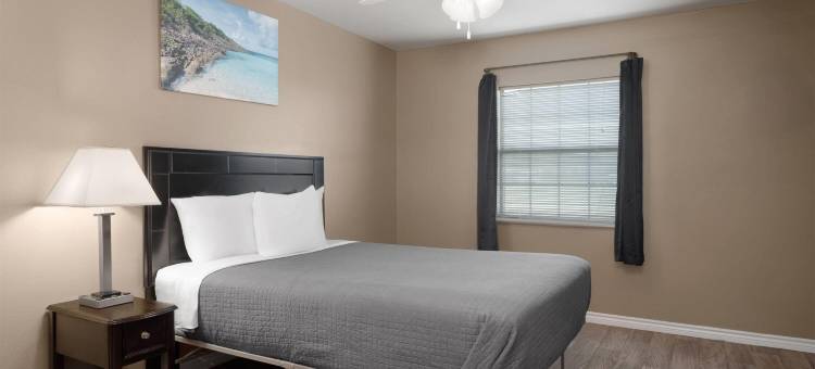 安德鲁斯鹰巢套房酒店 - 温德姆旅屋酒店(Eagle's Den Suites Andrews a Travelodge by Wyndham)图片