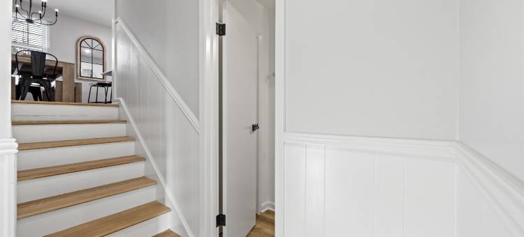 Fenced Backyard and Spacious Living Areas - Stylish Boho Escape图片