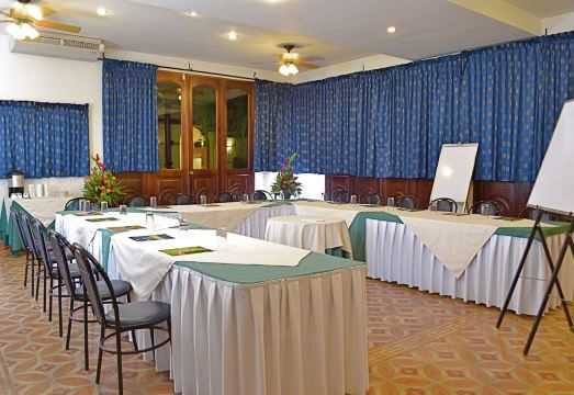 Hotel Dario Granada Hotel Overview