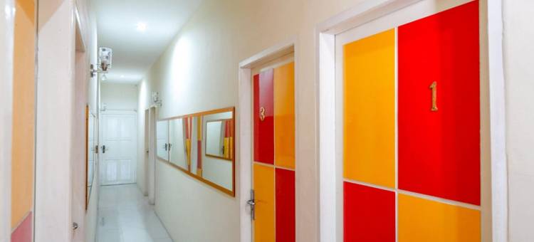 红多兹酒店@奥丽亚马真大酒店(RedDoorz @ Hotel Grand Aulia Majene)图片