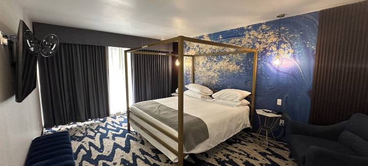 灯塔旅馆和套房(Lighthouse Inn & Suites)图片