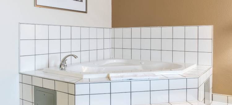 诺贝斯维尔凯艺酒店-印第安纳波利斯(Quality Inn Noblesville-Indianapolis)图片