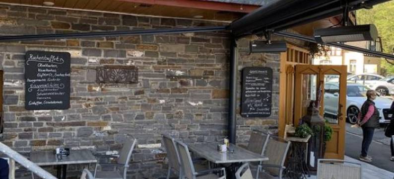 摩泽兰恩德塔尔苏姆翁克尔威利酒店(Moselland Hotel im Enderttal Zum Onkel Willi)图片