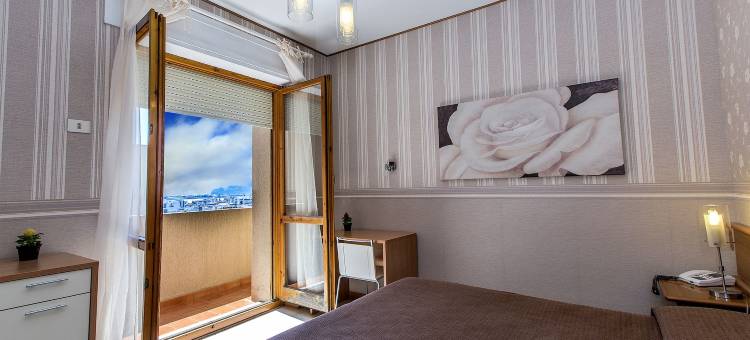 乌利维Ë帕尔梅住宅酒店(Hotel Residence Ulivi E Palme)图片