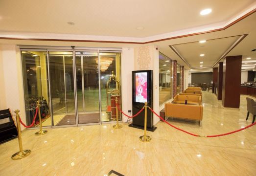 Petriti & Spa Hotel Overview