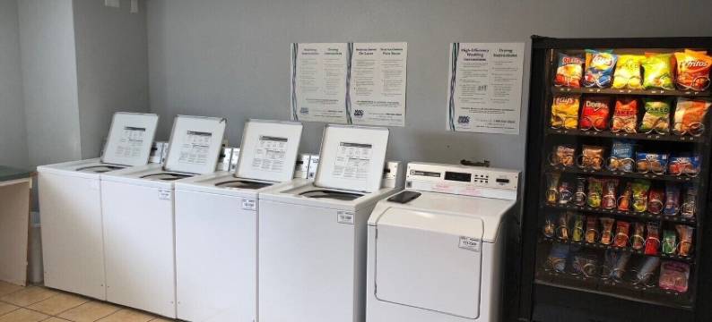 盐湖城UT - 米德维勒的InTown套房式长住酒店(InTown Suites Extended Stay Salt Lake City UT - Midvale)图片