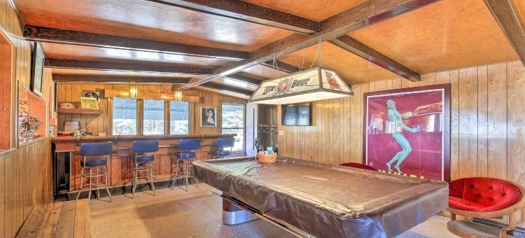 具有复古风格的莱茵兰德湖畔度假屋配备火坑！(Retro Rhinelander Lake Retreat w/ Fire Pit!)图片